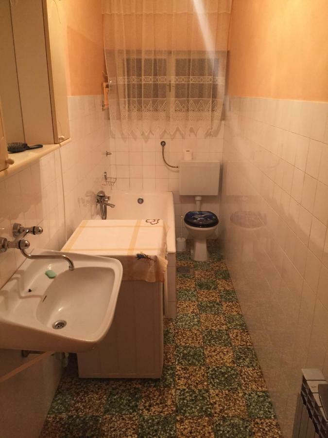 Apartman Frane 6+2 Brodarica  Eksteriør billede
