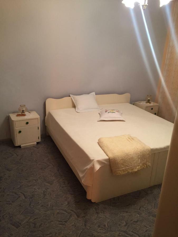 Apartman Frane 6+2 Brodarica  Eksteriør billede