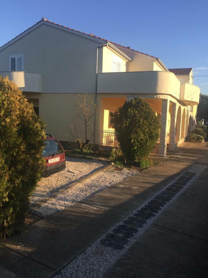Apartman Frane 6+2 Brodarica  Eksteriør billede